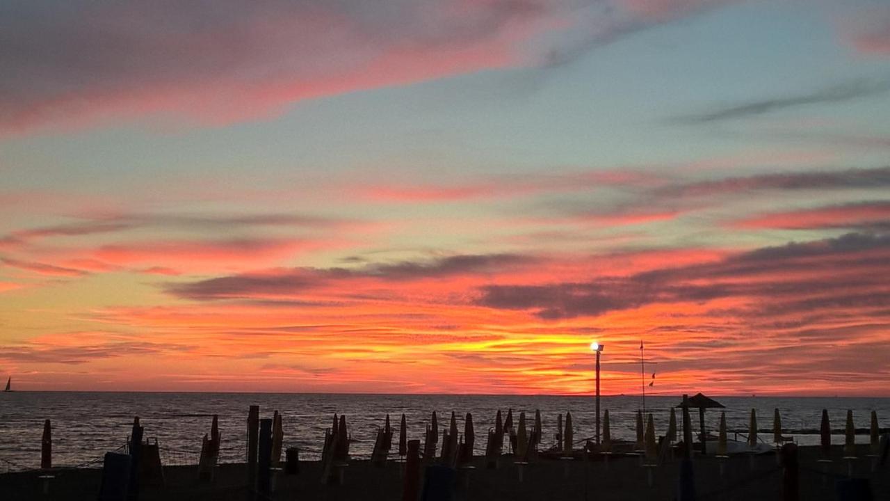 From Ostia Beach To Rome & Airport In A Heartbeat! Extérieur photo